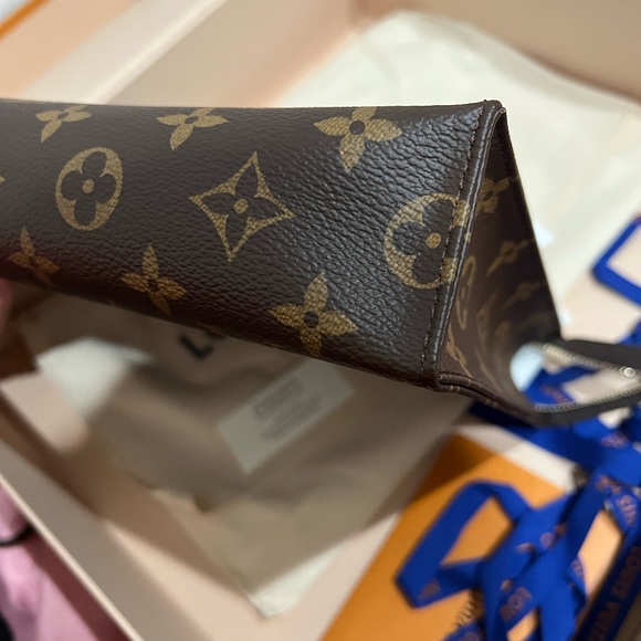 Brand new Toilet pouch 26 - Picture 6 of 15